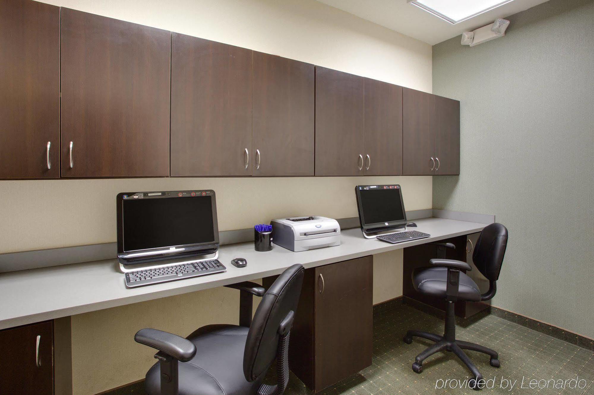 Holiday Inn Express Hotel & Suites Greensboro-East By Ihg Exteriér fotografie