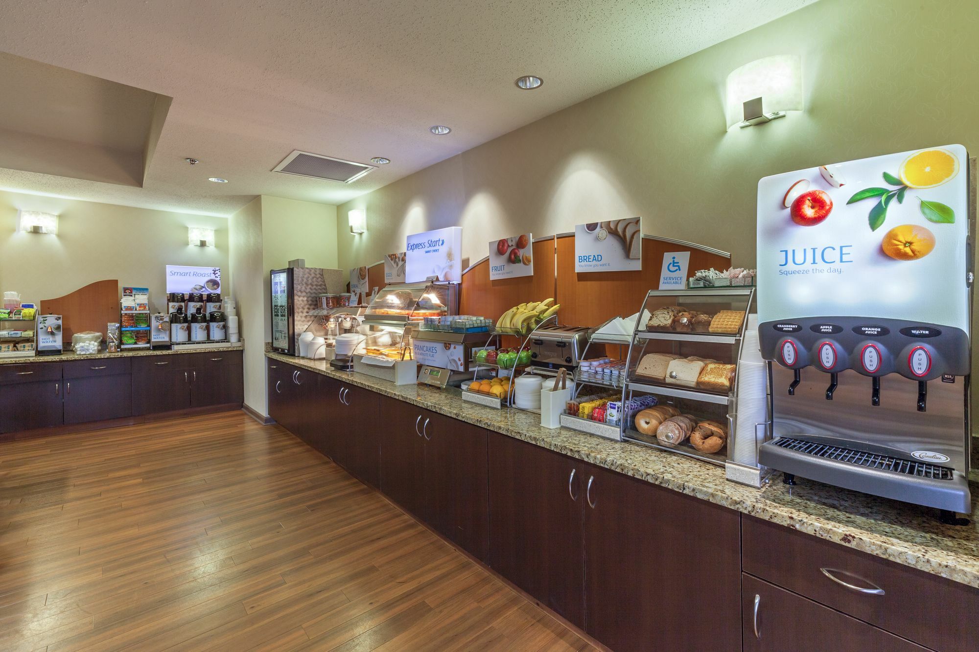 Holiday Inn Express Hotel & Suites Greensboro-East By Ihg Exteriér fotografie